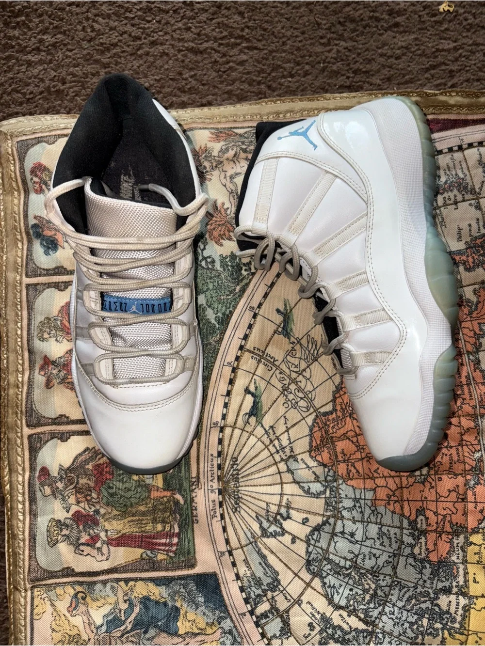 Jordan White and Light Grey Retro LSneakers